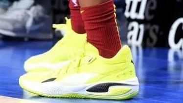 克莱·汤普森|NBA球员上脚：德罗赞穿Kobe1，库里的Curry4有意思