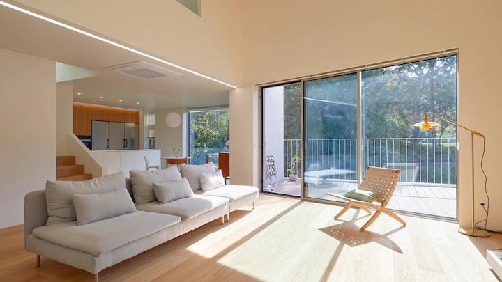 韩国180㎡复式住着一家6口，极简白搭配原木，平淡中又不乏淡雅之感