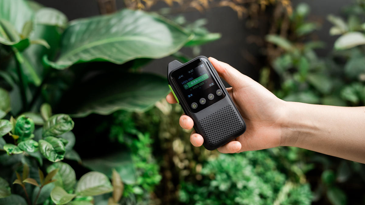 对讲机|小米有品上新极蜂公网对讲机M303：一款突破通话距离限制的对讲机