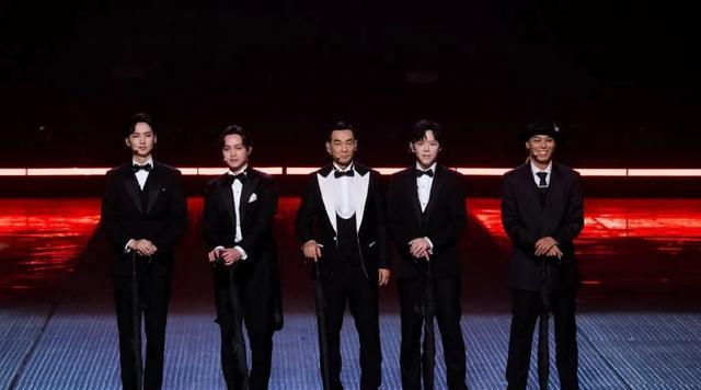 披荆斩棘的哥哥|《哥哥》赛制好离谱：淘汰不看排名，评委投票决定生死