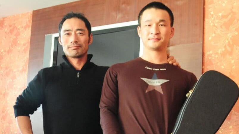 旭日阳刚|“旭日阳刚”王旭现状落魄？工地搬砖累到满头大汗，被质疑是摆拍