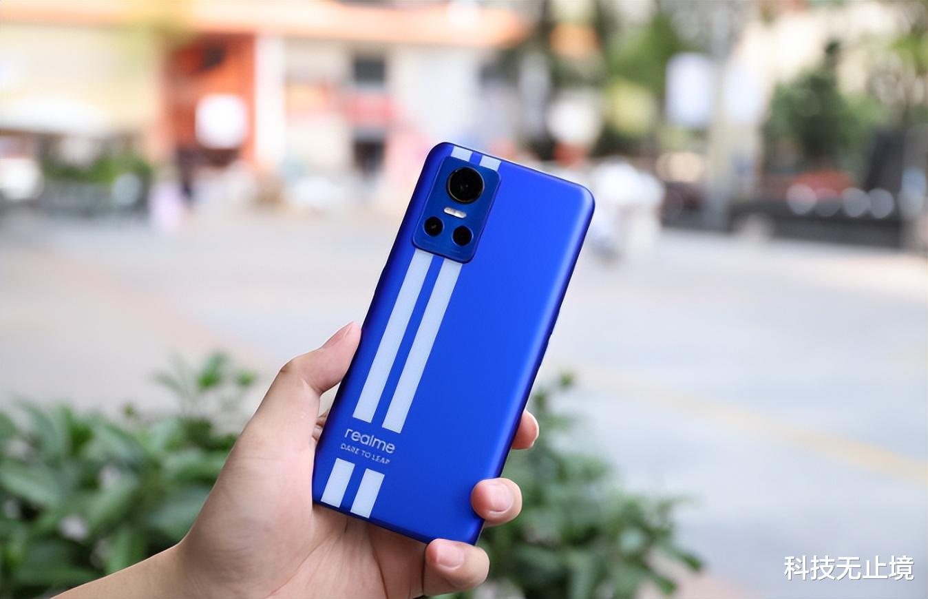 摩托罗拉|2000元左右的手机，目前这4部手机最值得买，看看你选了哪部？