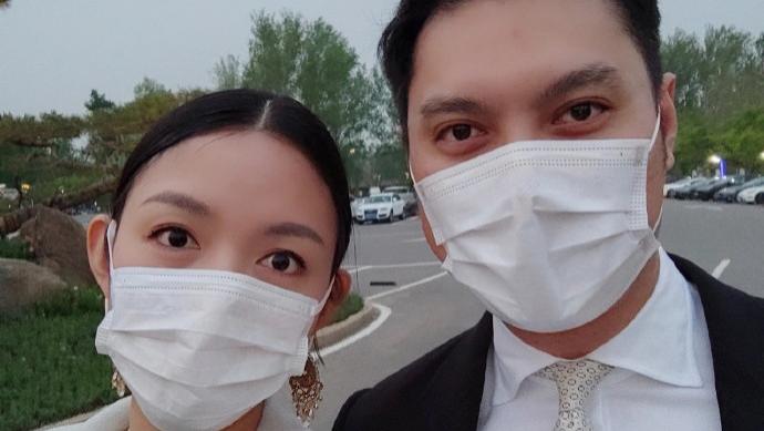 唐菀|“世姐”张梓琳高调晒幸福，与老公聂磊拍大头照，老公还送玫瑰花