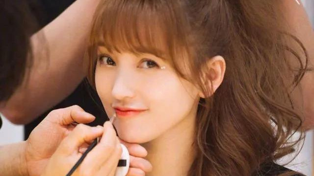 金莎|娱乐圈有名的剩女金莎，高不成低不就，终究难嫁