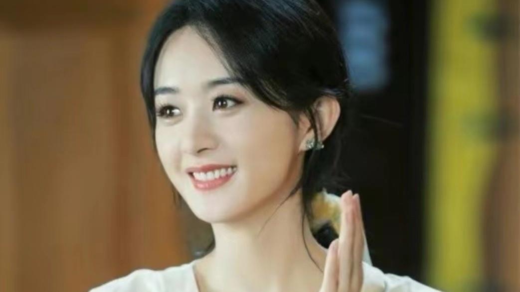 化妆 ?女生不管出门多赶，尽量化淡妆，教你这4个步骤，精致还好上手