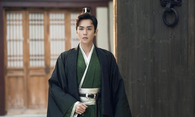 张若昀|张若昀新剧来袭，化身儒雅武将游戏江湖，搭档00后小花，让人心动