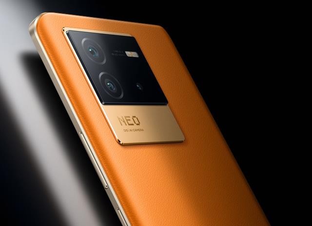 翻转|敢称“五年不卡”,独显芯+骁龙4nm处理器,8+256G才2999元