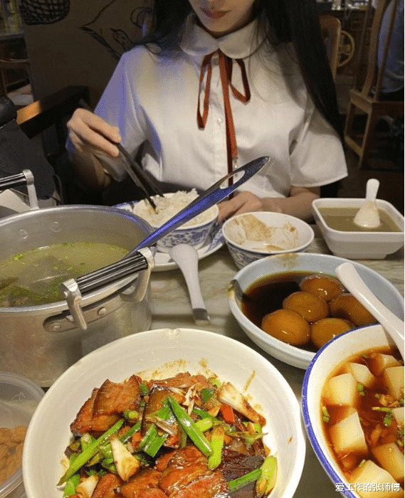 “和网恋女友第一次约会,接下来要干嘛?”网友话里有话啊!