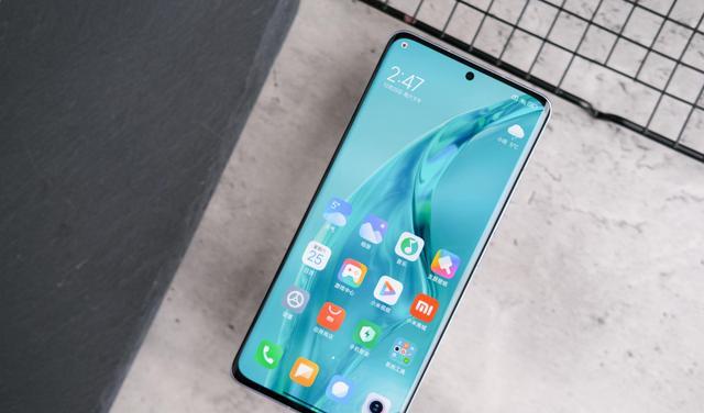 三星Galaxy|小米12和12S有何区别？顶配版小米12现已跌至3099元，网友：真香