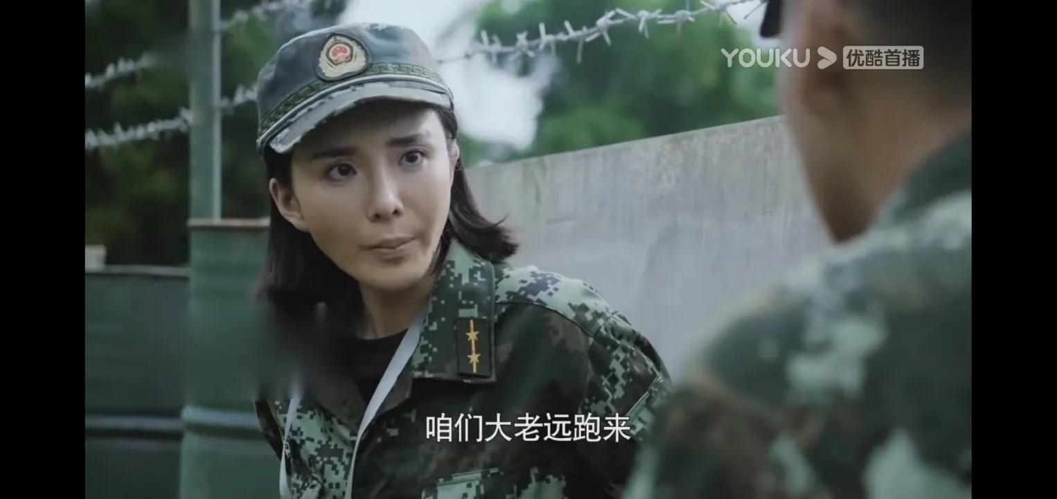 《特战荣耀》战地女记者，时而娇羞，时而咆哮，这是演琼瑶剧吗？