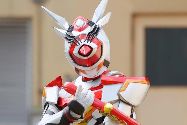 令和|阿基蕾拉變身令和第6位女騎，力量超越利維斯，回旋踢致敬甲斗