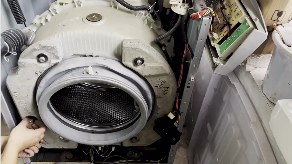 滾筒洗衣機(jī)|小天鵝滾筒洗衣機(jī)清洗