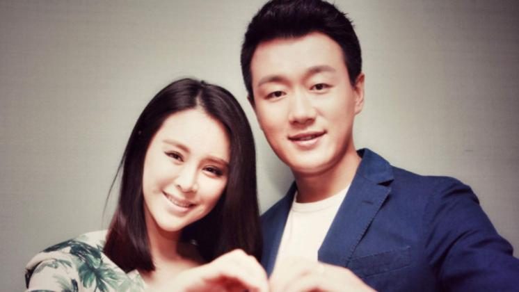 父母爱情|佟大为宣布一生只结一次婚，如今妻子到中年依旧被宠成公主，网友：羡慕了