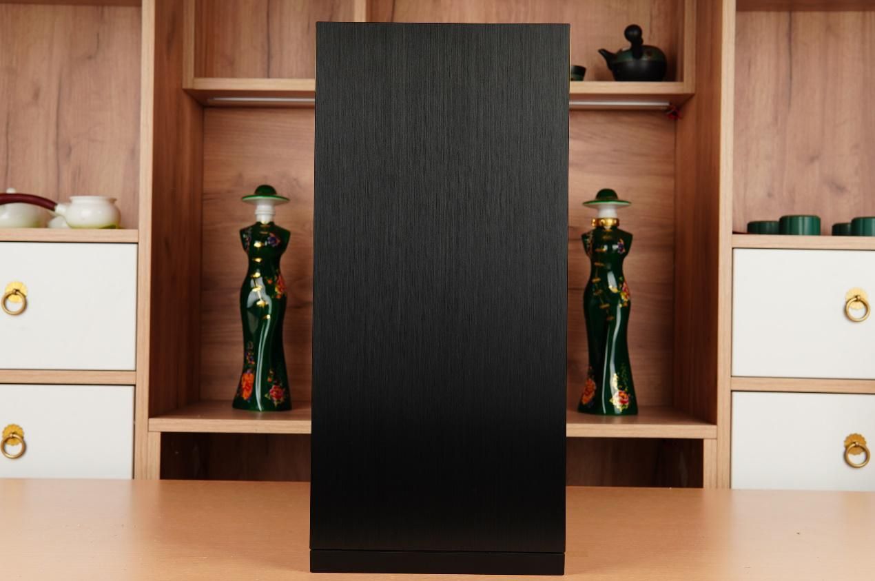 空调|简约、内敛、奢华,几何未来Model8 黑金达摩限定版装机分享