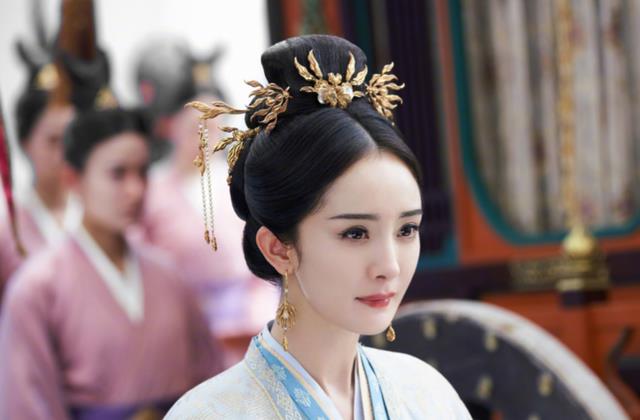 芒果台|芒果台周洁琼新剧爆了，首播播放量1000万，熬夜6集没看够