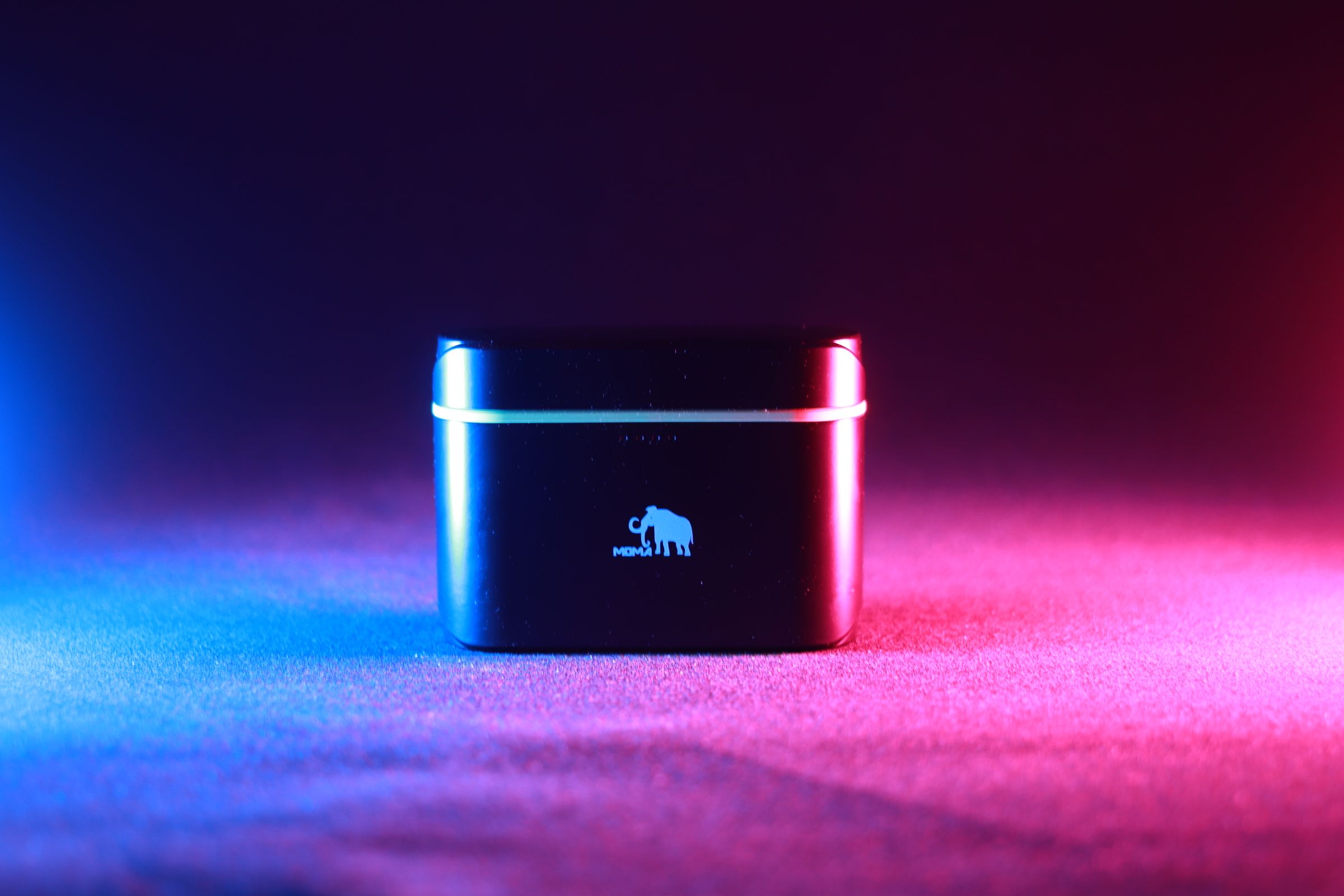 耳机|小到离谱！跟耳机一样大小的无线领夹麦体验会好吗？