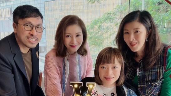 李嘉欣|李嘉欣带59岁姐姐参加贵妇生日会，大病过后颜值回升碾压众人