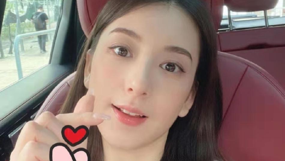 方媛|方媛晒近况：坐豪车外出，整天带娃种花当全职太太！