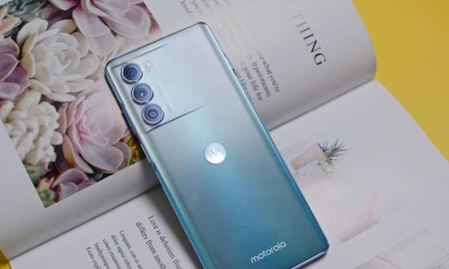 真我gt neo3|摩托罗拉edgeX40创造奇迹,骁龙8Gen2+一体屏,再次搅局手机市场