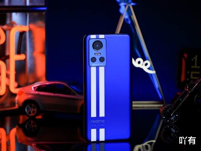 算法|2022年来了，年轻人更喜欢什么样的手机呢？真我GT Neo 3成焦点