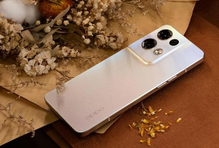 oppo reno|OPPO Reno9Pro全新渲染图曝光，外观设计再创新，影像自拍新体验