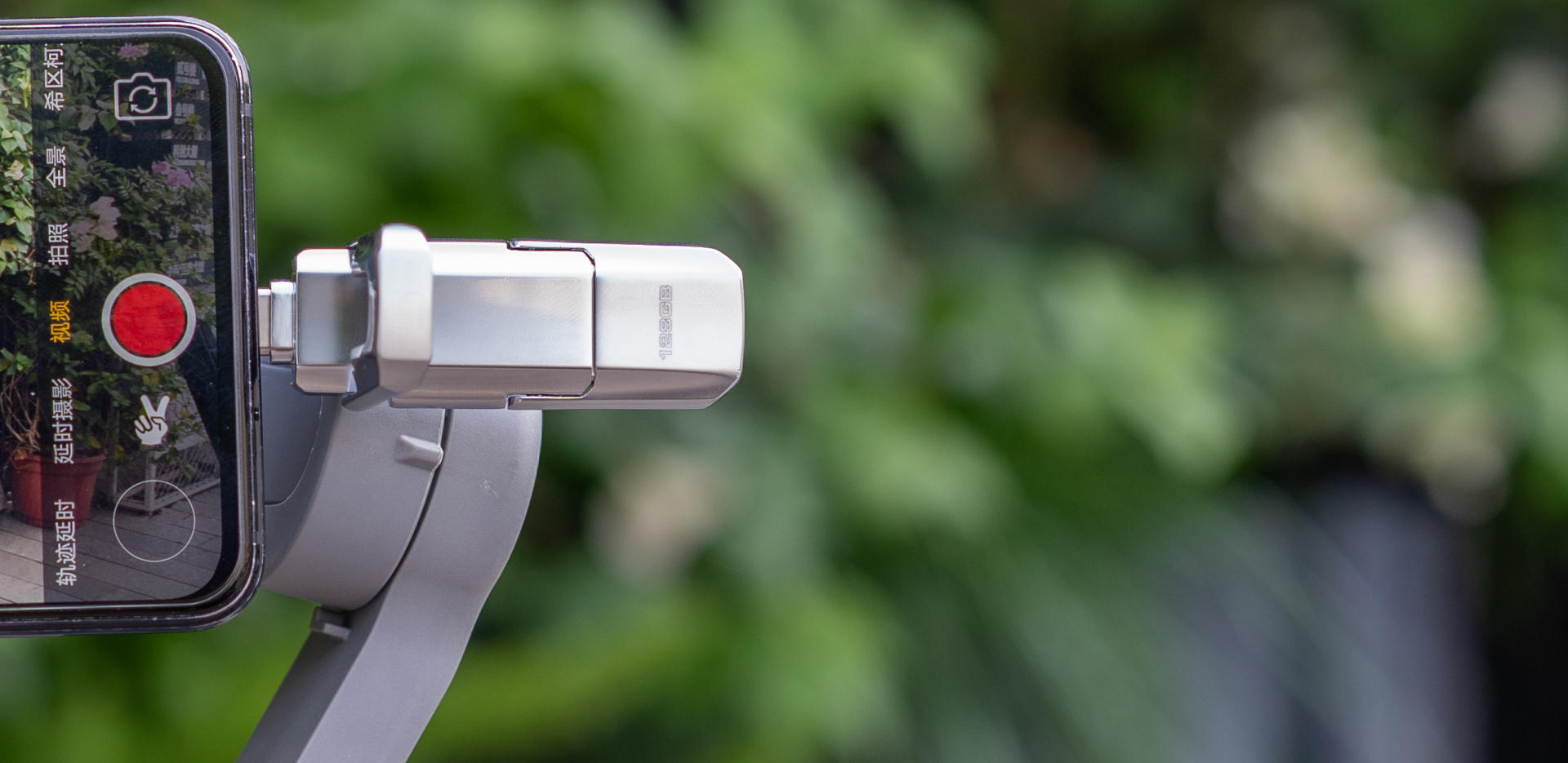 aigo|怎么赶上自媒体风口？凭借aigo高速固态硬盘U393，随时随地剪片