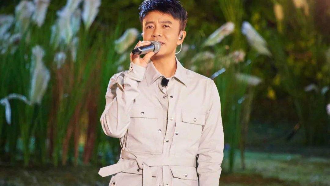 珊特尔·范圣滕|李克勤已成香港乐坛吸金王？港媒：近十个月商演收入就高达千万