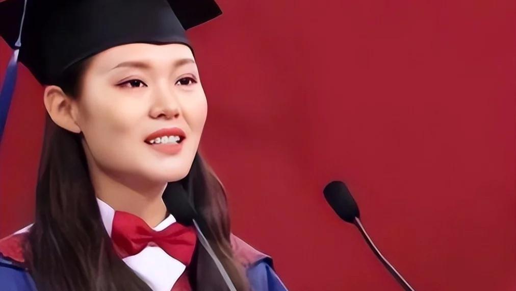 |女学霸“小目标”表白北大“韦神”，生活照被扒出，网友：不当明星可惜了