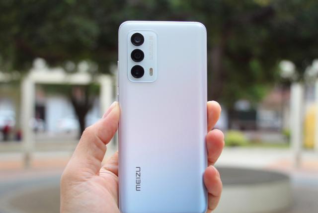 小屏|活在大屏“夹缝中”！这两款小屏手机堪称清流，手持感极佳