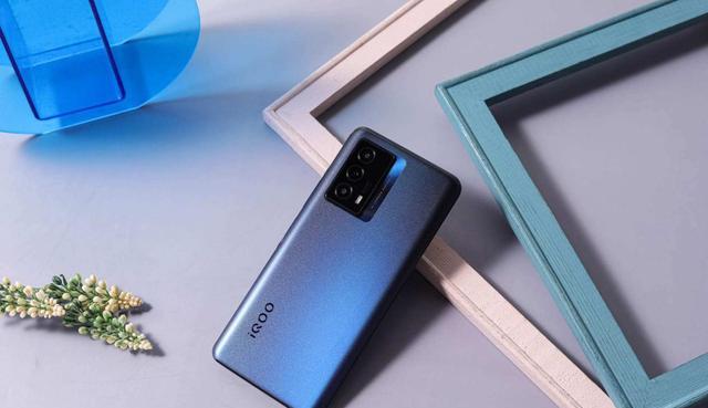 电池|iQOO新机携6000mAh大电池上线,8+128GB售价1699起