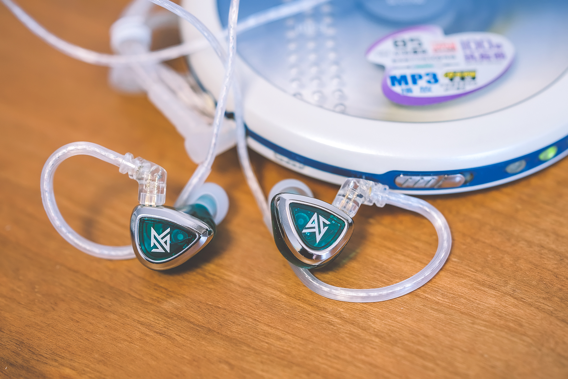 耳機|HiFi圈內(nèi)卷到啥程度了？168元的耳機，買一送三還帶麥克風(fēng)，服了