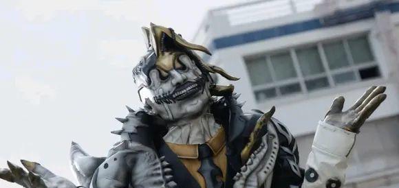 预告|假面骑士Revice夏季剧场版最新预告公开，三兄妹被新骑士狂揍