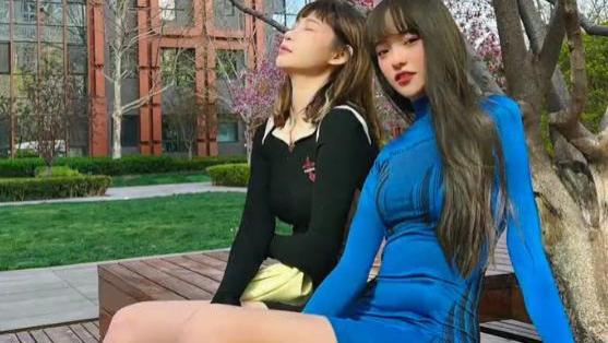 陈意礼|网红痞幼与陈意礼比腿长，两人腿部粗细差距明显，网友：自取其辱