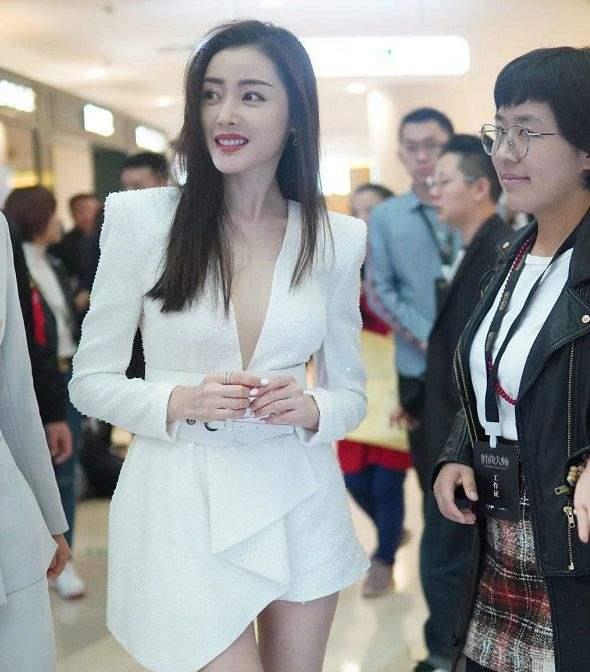 张天爱|这造型没点颜值和身材真驾驭不住,网友:像从动漫走出来的