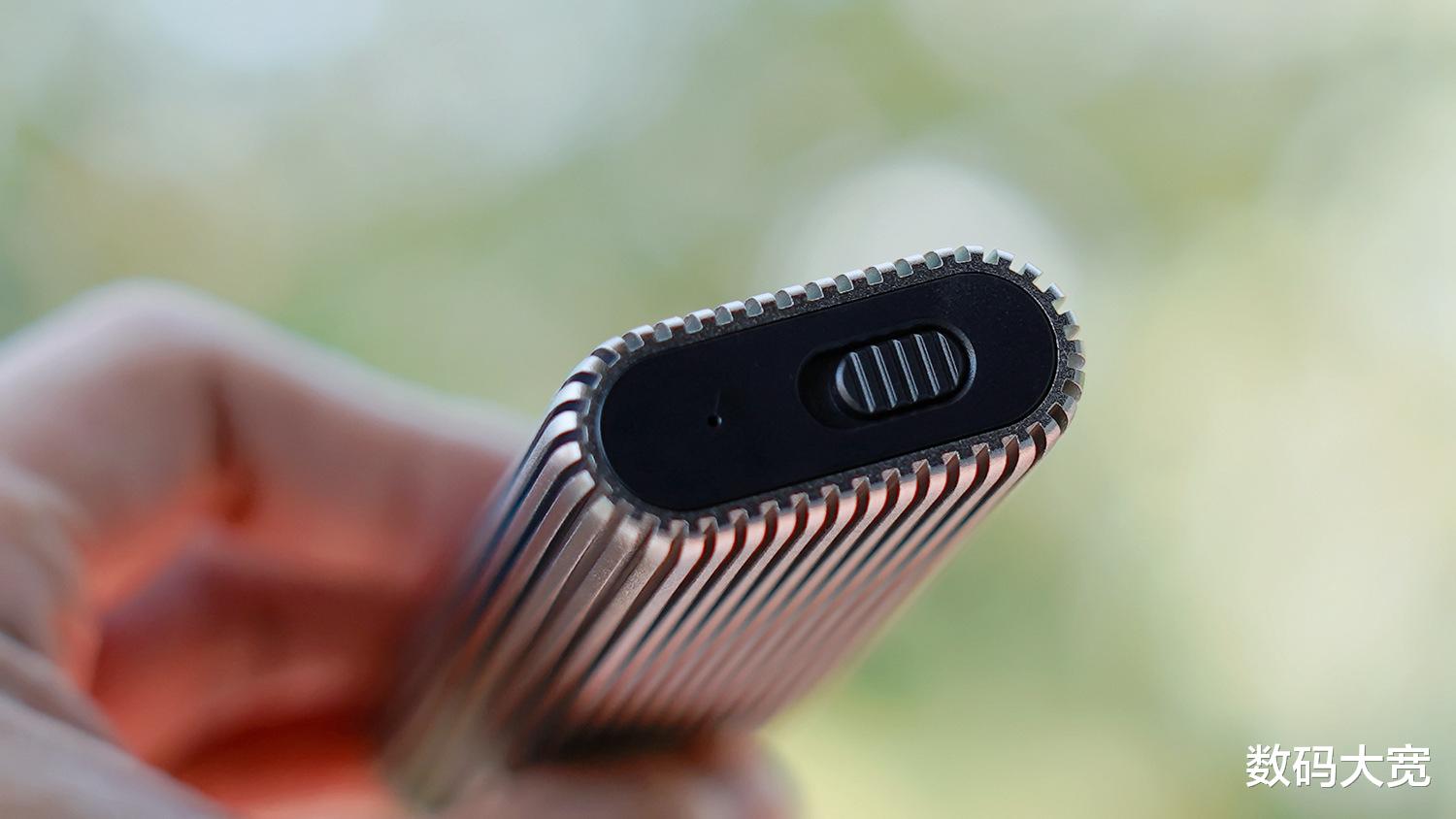 信息技术|ORICO奥睿科AM2C3硬盘盒体验:支持加装马甲,散热无忧