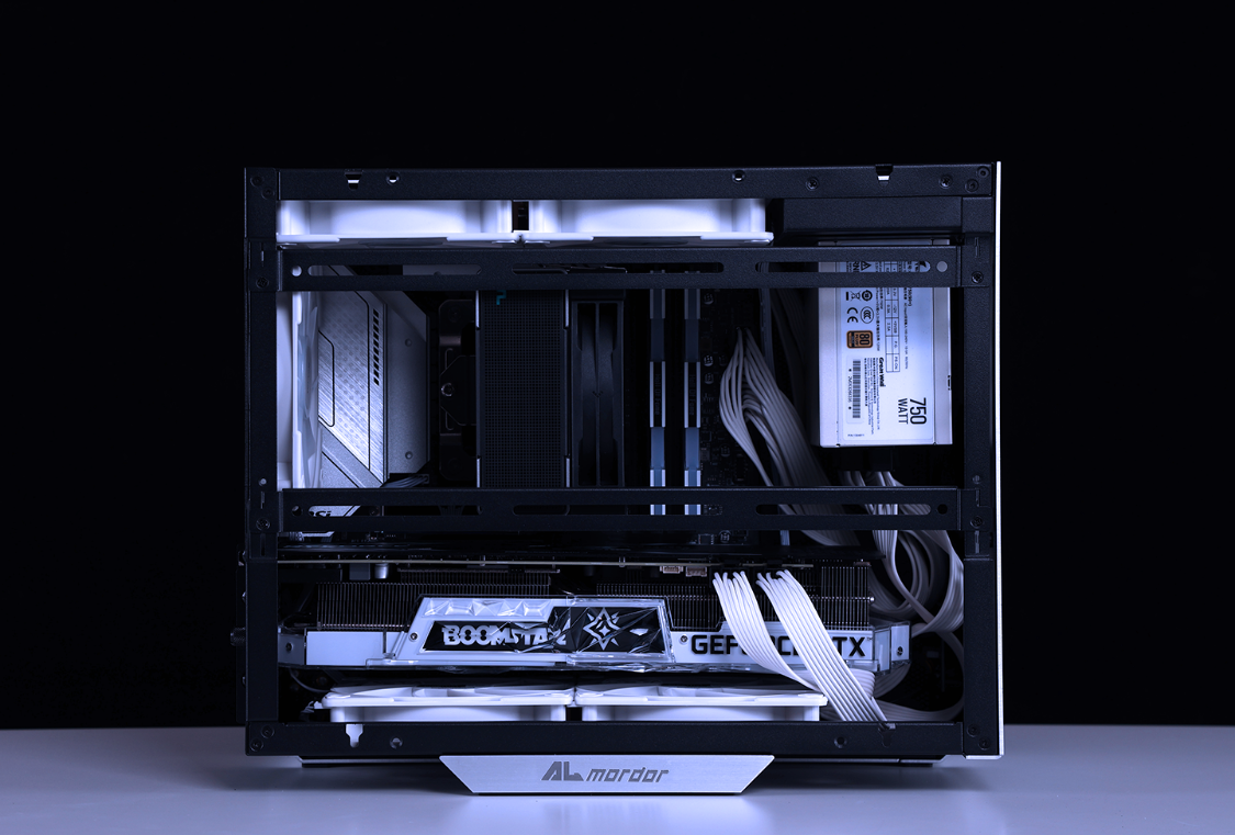 显卡|再装全铝小钢炮主机,将3070Ti大显卡和M-ATX主板通通塞进小机箱