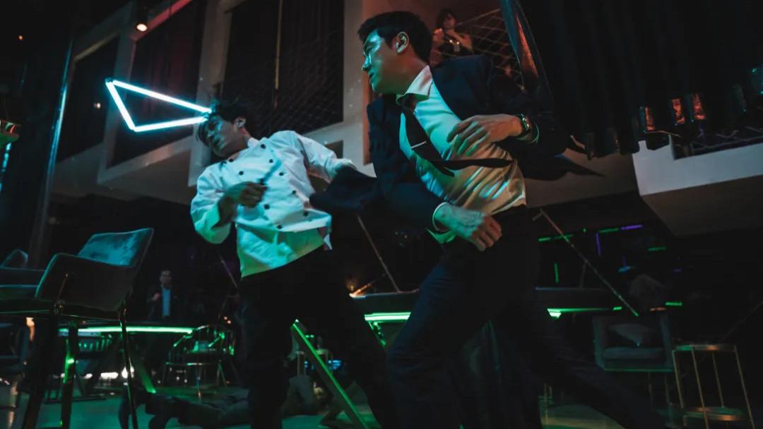 警察|敢跟《蜘蛛侠》PK的犯罪片，还是翻车了