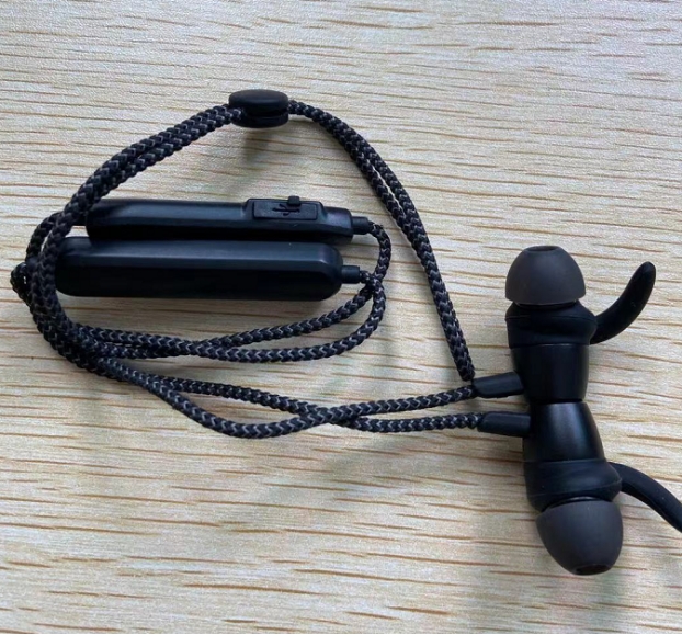 蓝牙耳机|假期学生休闲用什么类型耳机？选购蓝牙耳机便捷好收纳