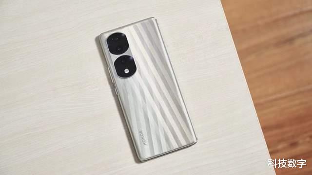 苹果|苹果古铜色虽迟但到?普通用户等不起,这2款真香机配色也不错