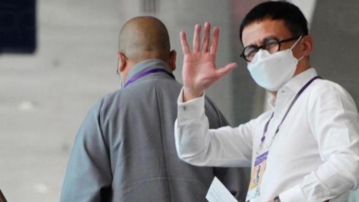 梁洛施|与李泽楷复合了？梁洛施在游艇高调过节，精心打扮晒礼物