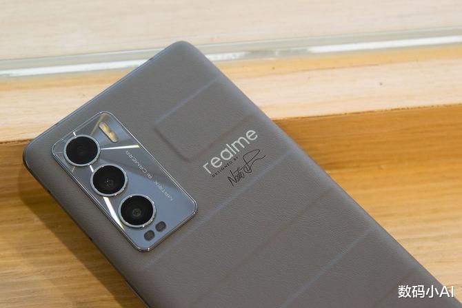 realme|6400万三摄+65w+三星屏,降至1599元,realme放手一搏