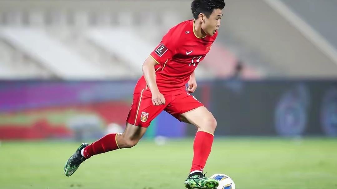 李霄鹏|国足1：1战平沙特后，李霄鹏坦言侥幸，球迷呼吁：请回李铁