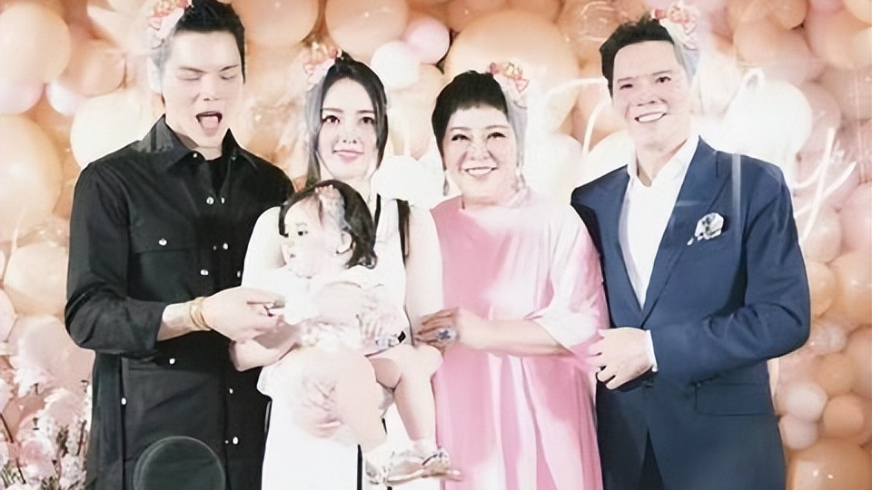 郭碧婷|向太官宣郭碧婷怀二胎儿子，下个月将生产，向太已买珠宝奖励儿媳