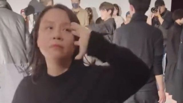 龙丹妮|哇唧唧哇年会龙丹妮热舞，被李宇春调侃“艺无止境”，遭粉丝吐槽