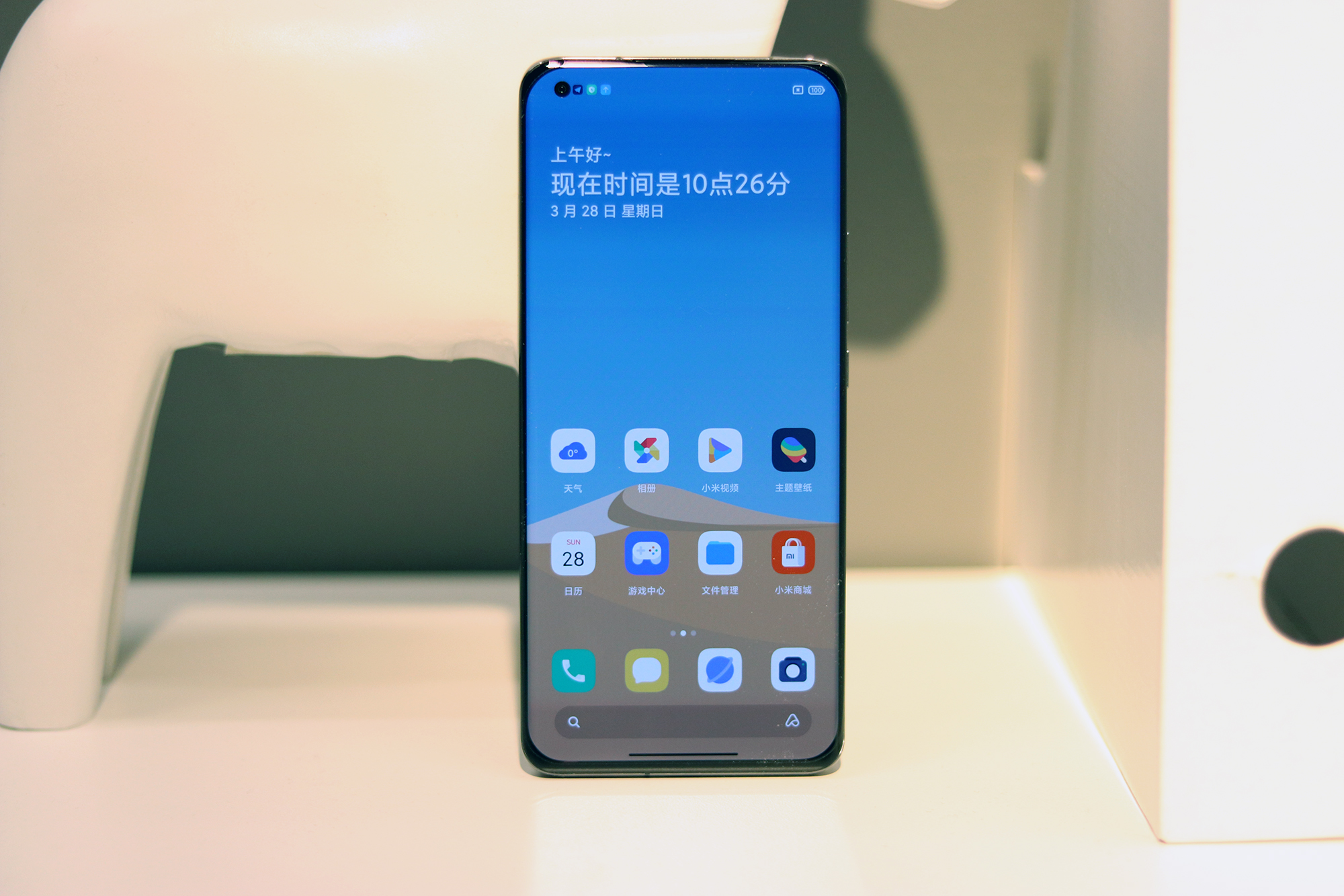 小米科技|从5699降至2699，顶级曲面屏+顶级相机+IP68防水，却沦为中端机