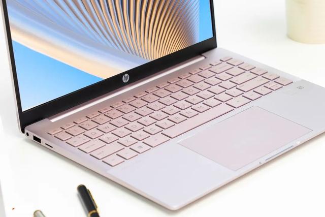 OLED|这样一台,出得了厅堂下得了厨房的本本,试问谁不爱呢