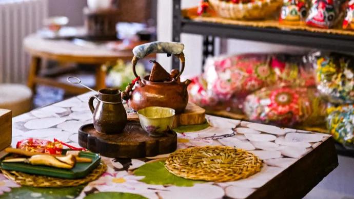 吃在大连-民俗风的装修，鸡汤底的麻辣烫，人称大连版李子柒开的店，打卡了吗？