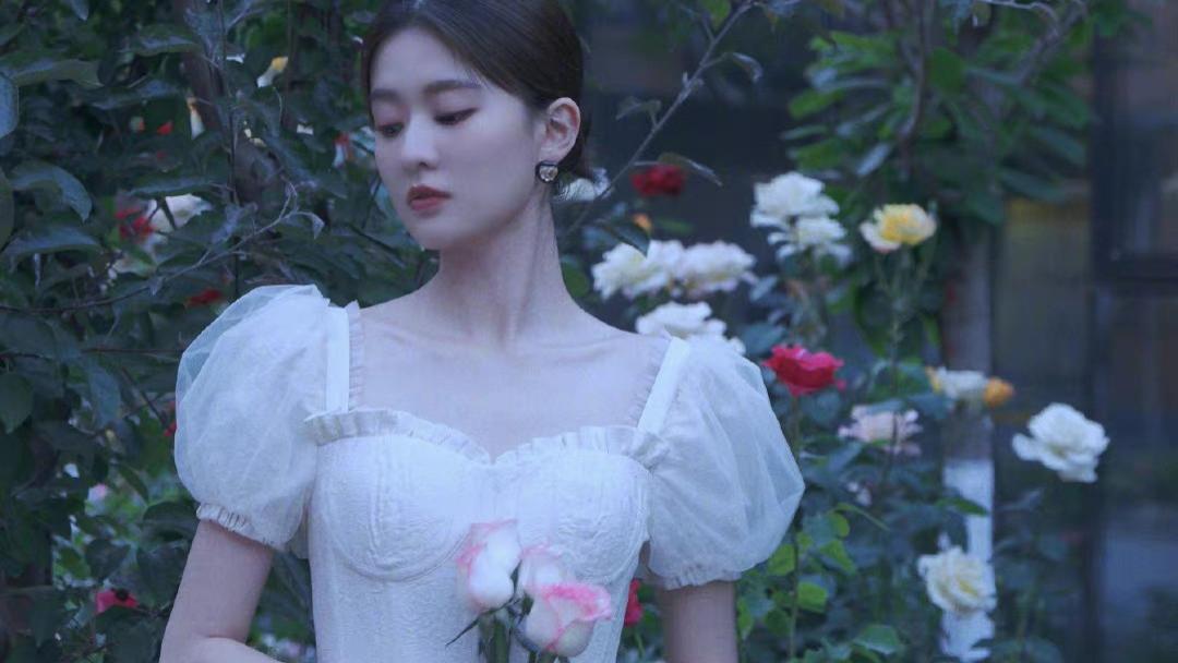 乔欣|乔欣上综艺展露“千金体质”：美得像公主，讲话很犀利