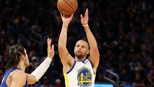 斯蒂芬·库里|库里23分钟轰34+4+3仍无缘今日最佳！对不起！你碰到NBA奇迹了