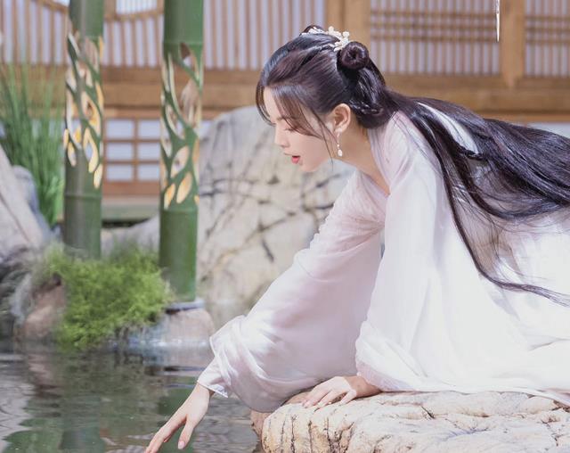 一时冲动七世吉祥|杨超越《一时冲动七世吉祥》路透曝光，造型可爱惹人怜，期待了！